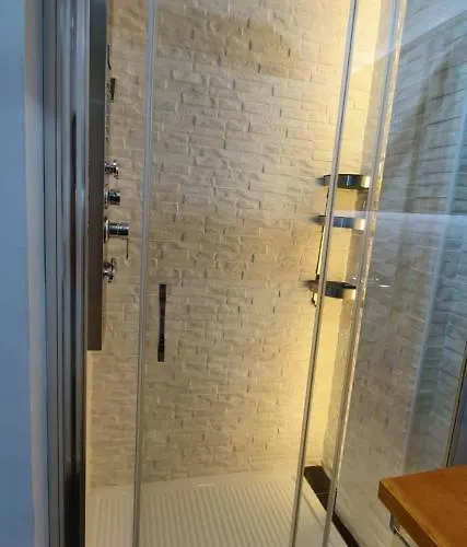 Vanessa Nocleg ze śniadaniem 3*