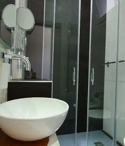 Couette-café Vanessa 3*